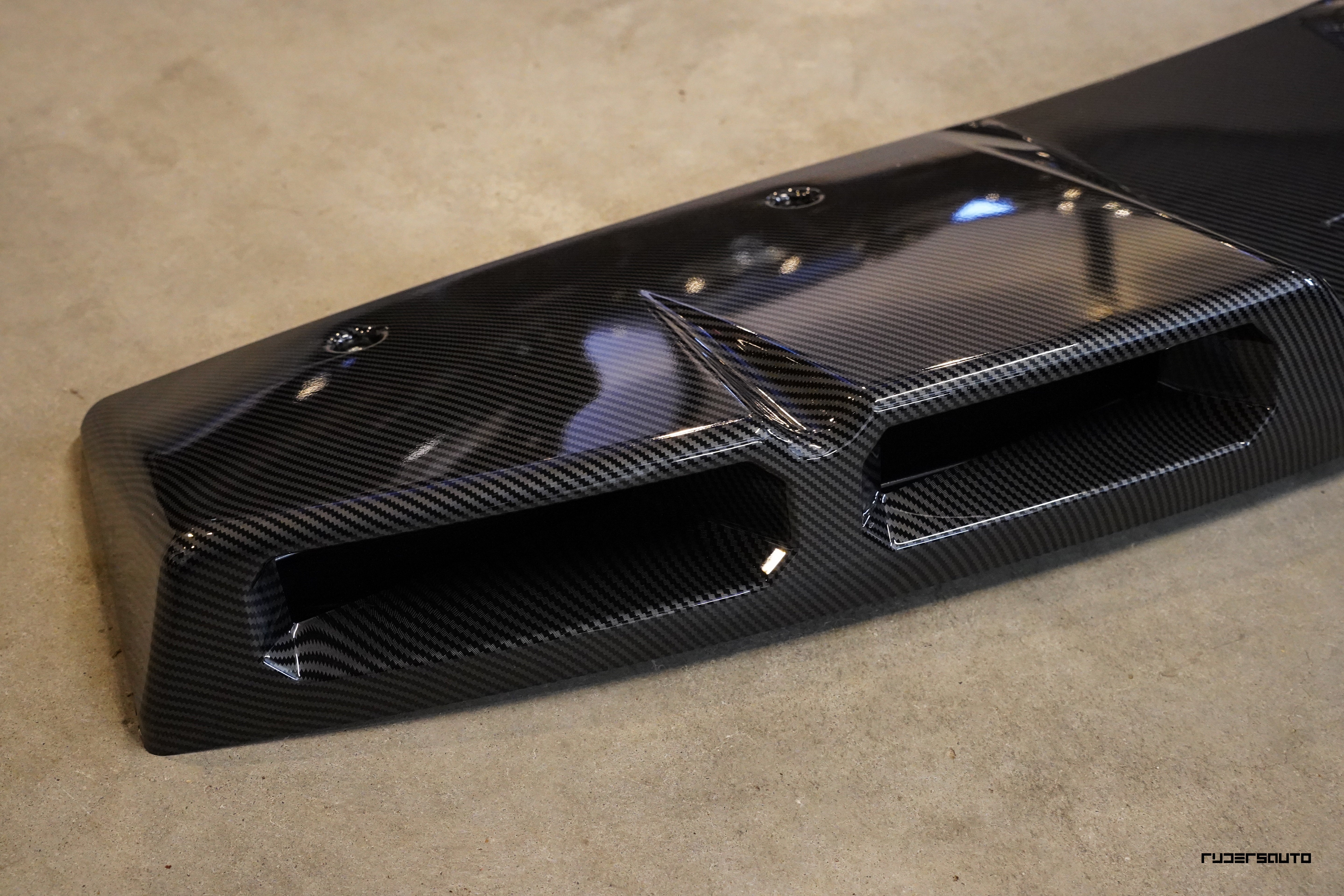 Land Rover Defender L663 90, 110 & 130 Dak Light Bar carbon fibre (2020+)