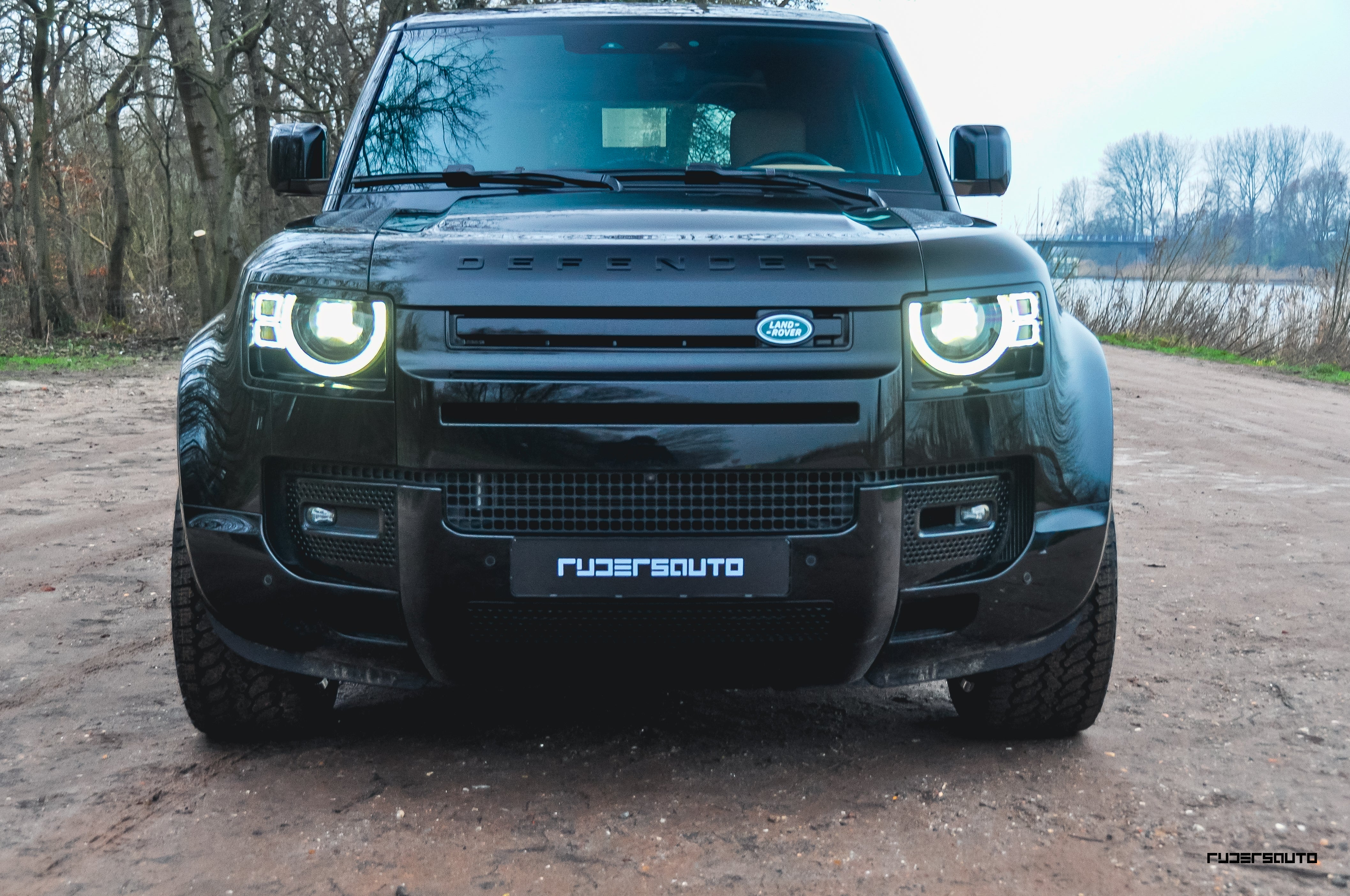 Land Rover Defender L663 90, 110 & 130 Black Pack Basis – Hoogglans Zwart Exterieur Upgrade Pakket (2020+)