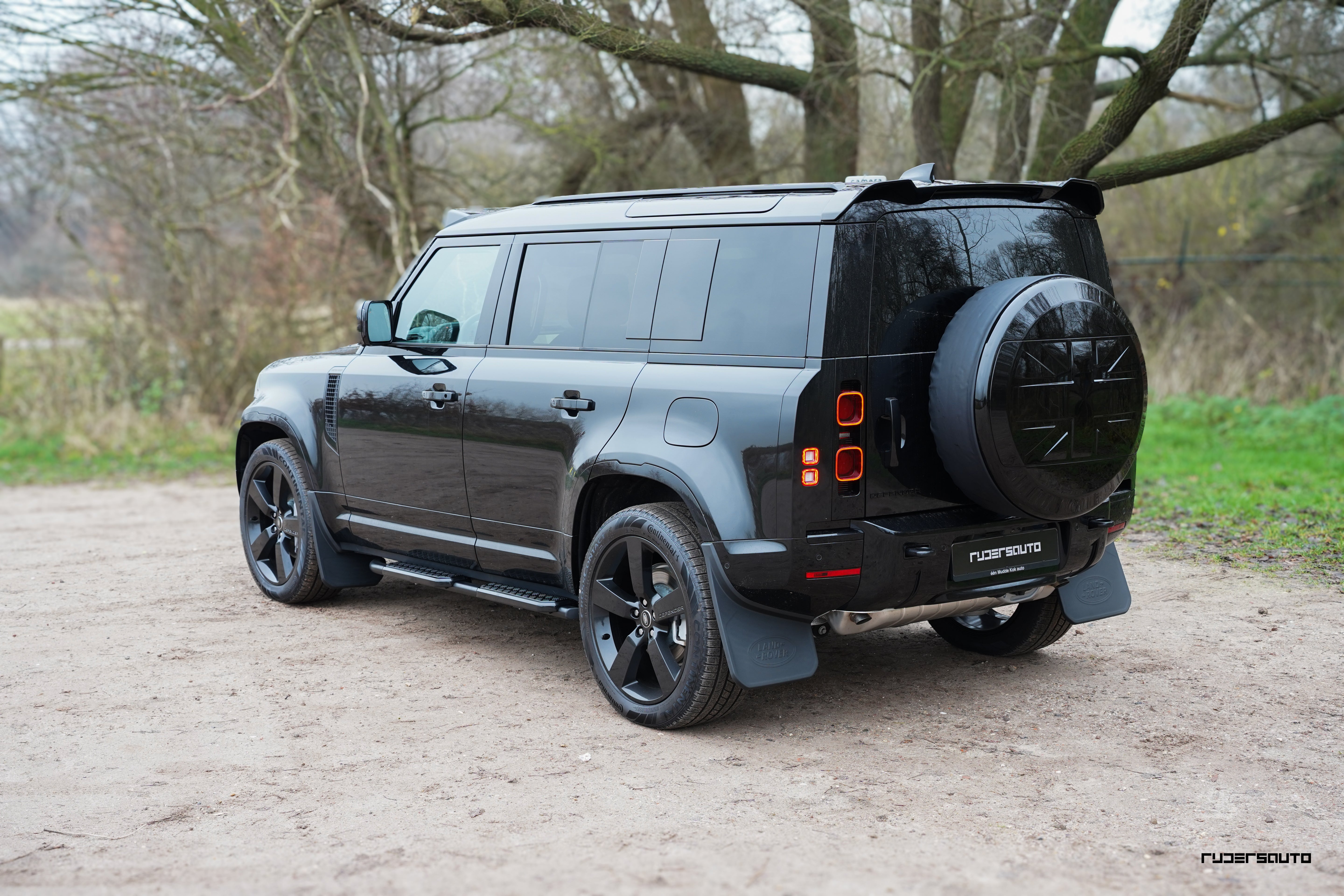 Land Rover Defender L663 90, 110 & 130 Reservewiel Cover Hoogglans Zwart (2020+)