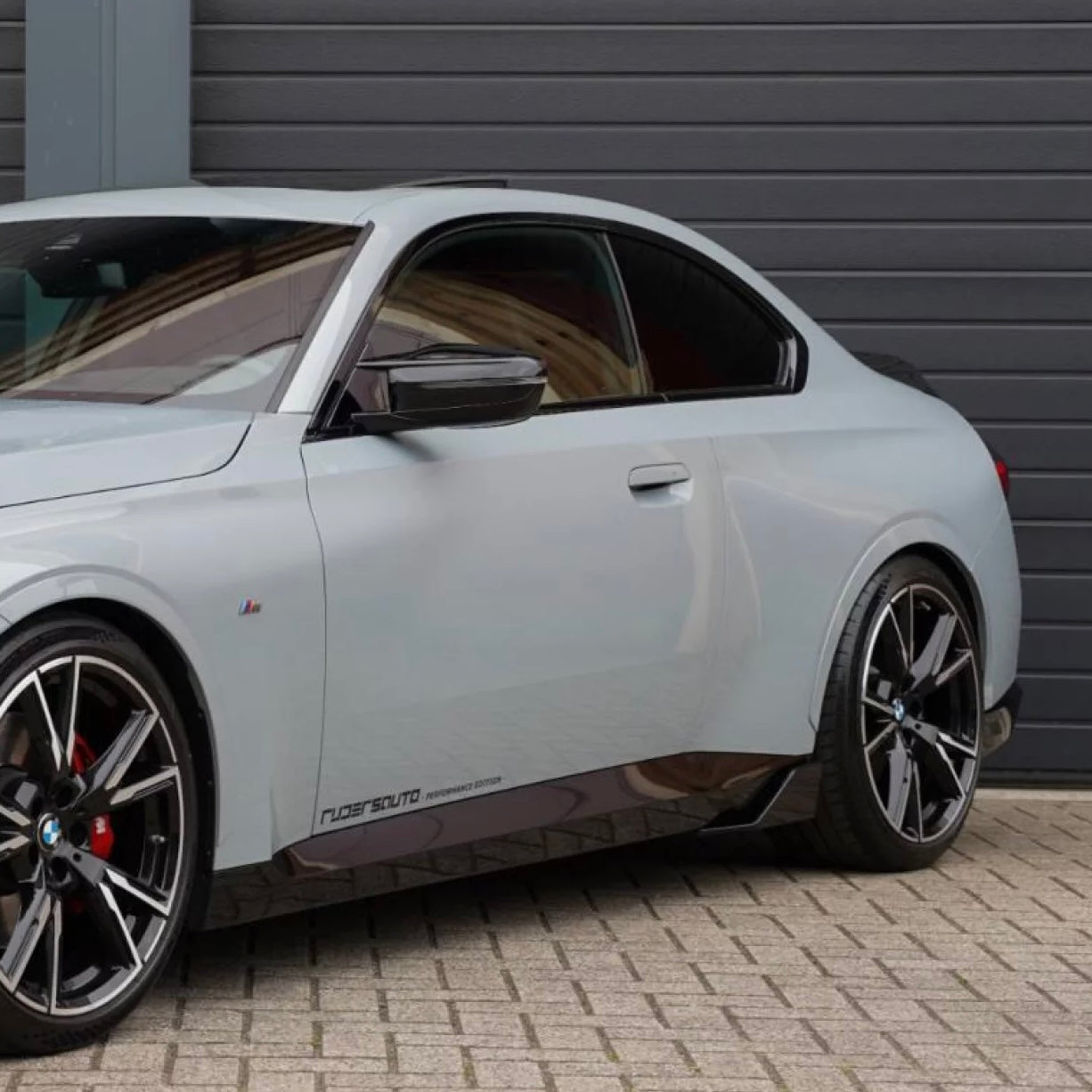 Side skirts BMW G42 2-serie M-performance style - Hoogglans zwart