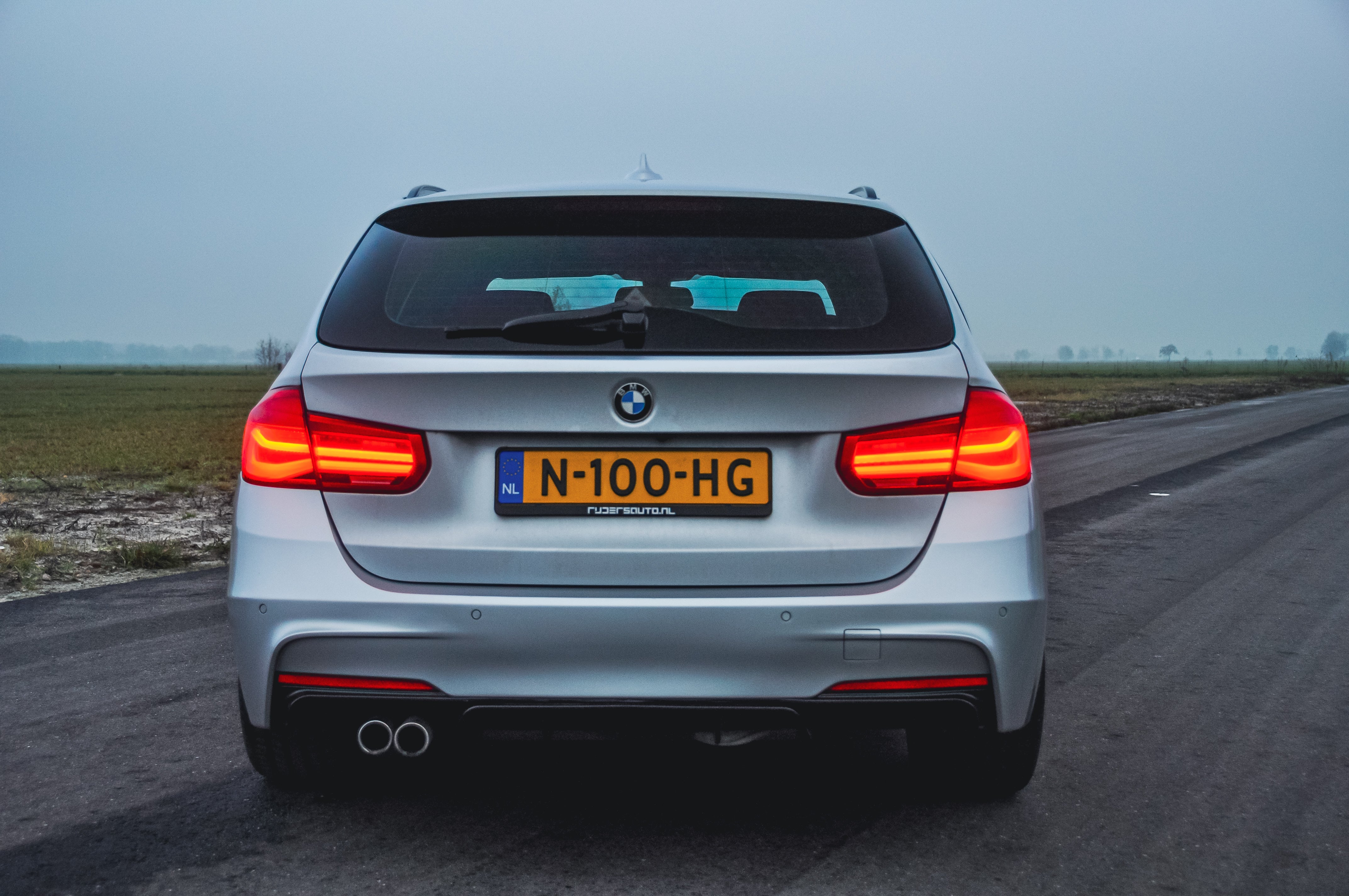 Diffuser hoogglans zwart BMW 3-serie F30/F31 - dubbel sierstuk links - M-Performance style
