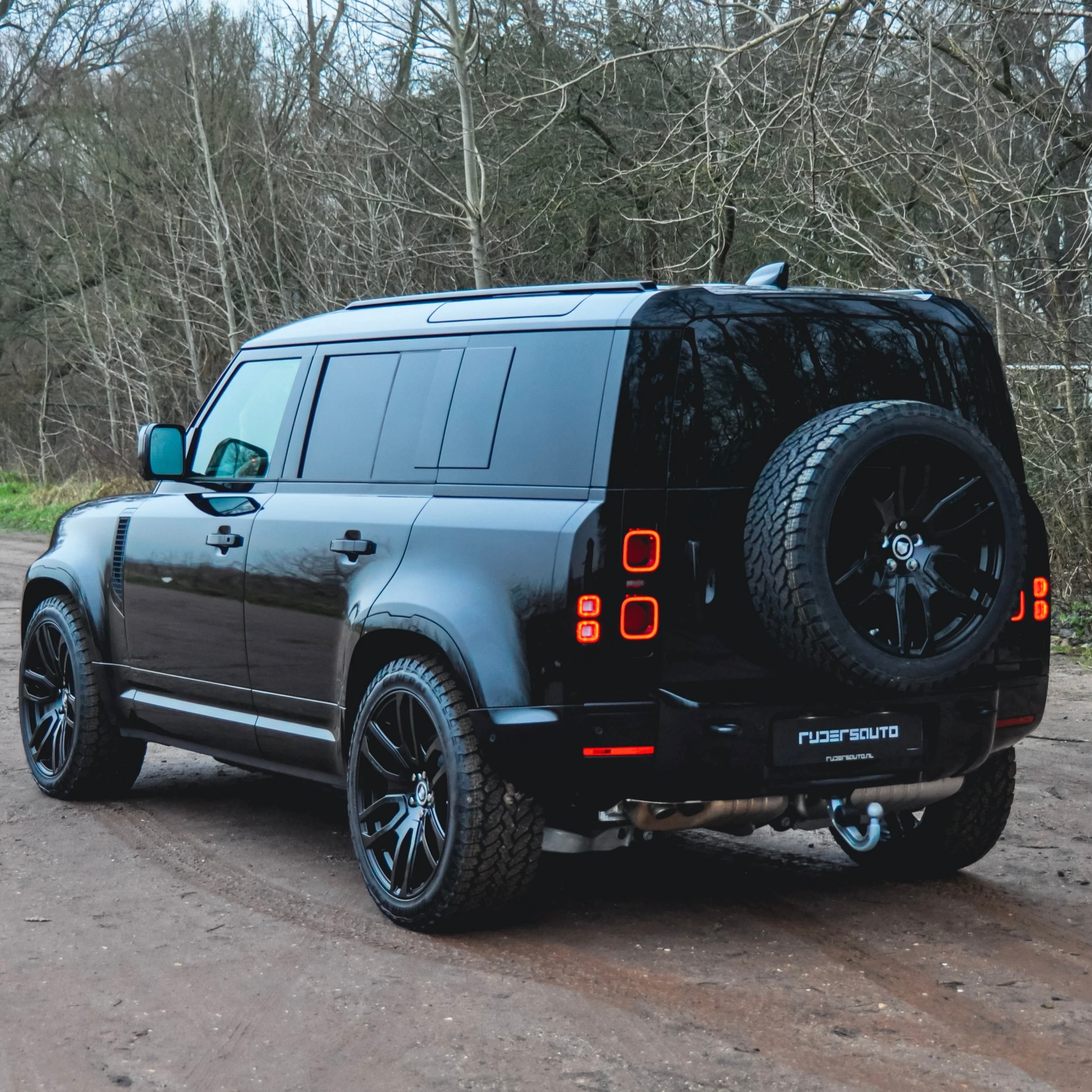 Land Rover Defender L663 90, 110 & 130 Black Pack Basis – Hoogglans Zwart Exterieur Upgrade Pakket (2020+)