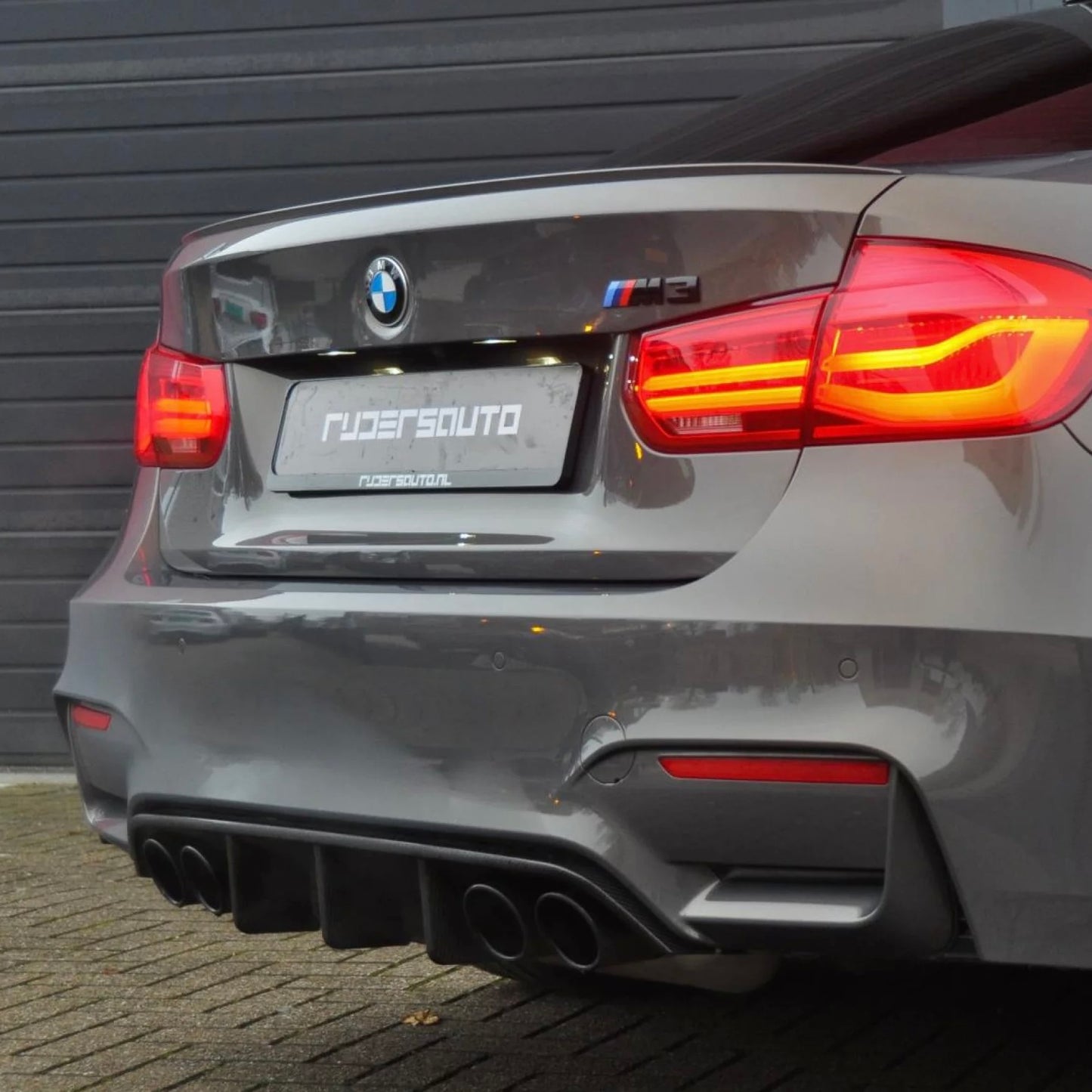 Carbon fibre diffuser BMW M3/M4 (F80 F82 F83) - M-Performance style